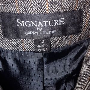 Signature by Larry Levine Jackets & Coats - Tweed look black and brown blazer. Signature by Larry Levine Jackets & Coats - Tweed look black and brown blazer.